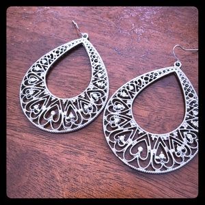 Gorgeous heart earrings!